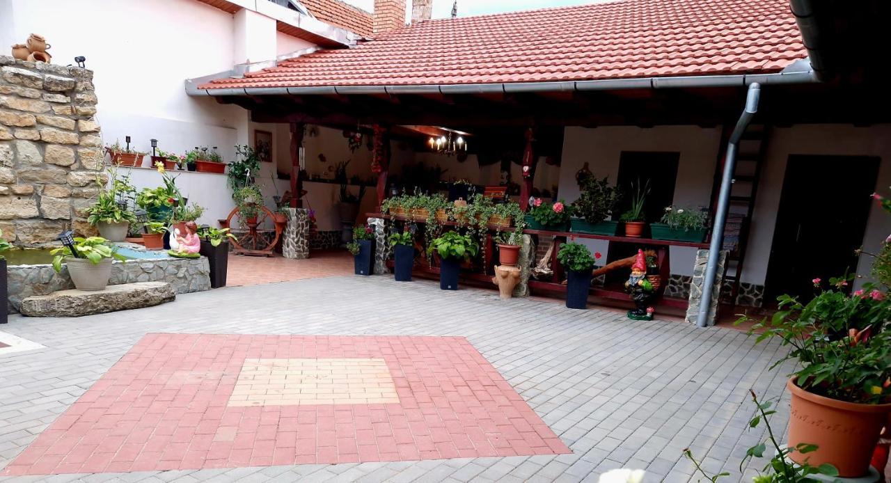 Mehadica House Villa ภายนอก รูปภาพ